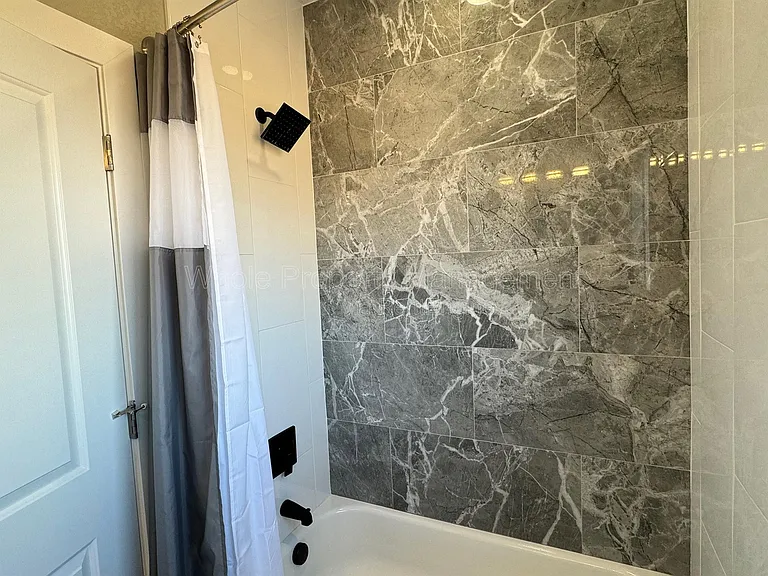 102 S Newton St — Photo 18