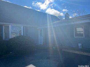 437 Raft Ave, Holbrook, NY 11741