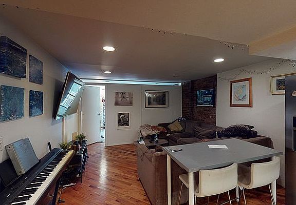 2nd image of 120 Orchard St #2FLA