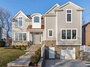 11 Lee Pl, Bergenfield, NJ 07621