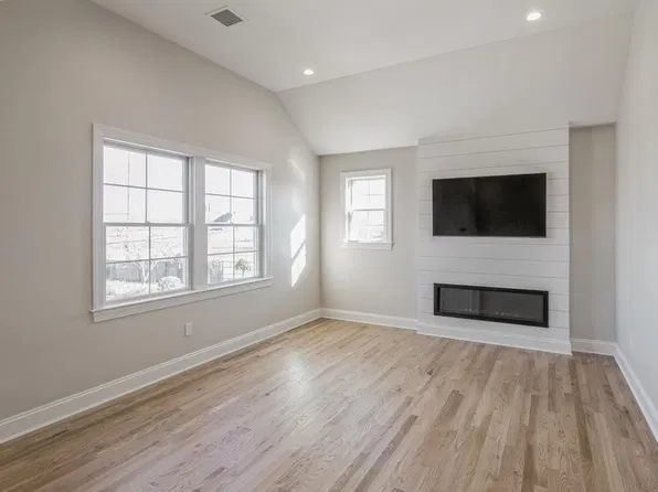 (undisclosed Address), Floral Park, NY 11001