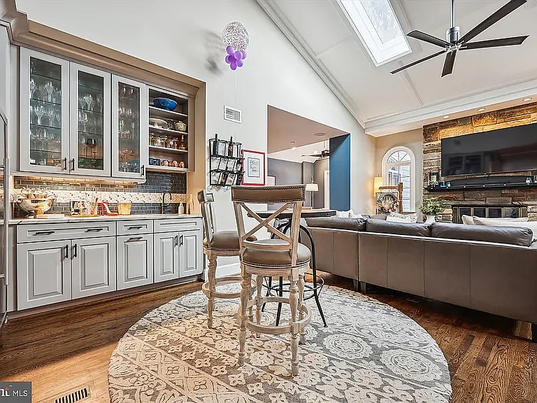 14708 Westbury Rd — Photo 60