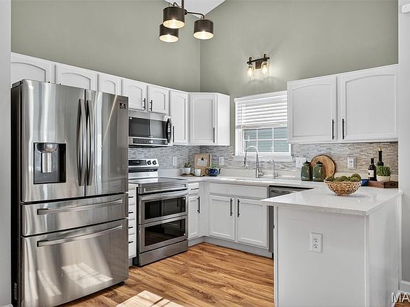 4th image of 531 Indian Lake Dr