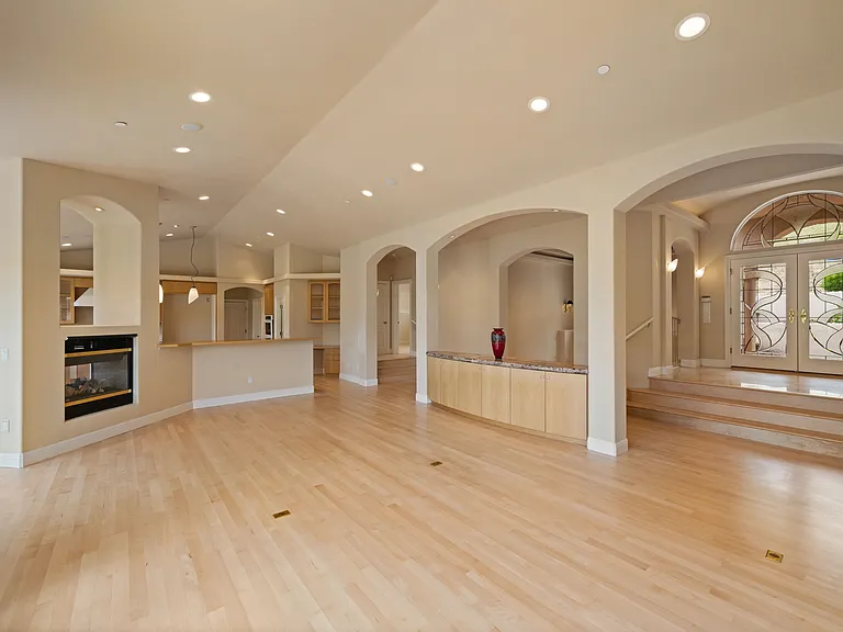 10 Warrens Way — Photo 3