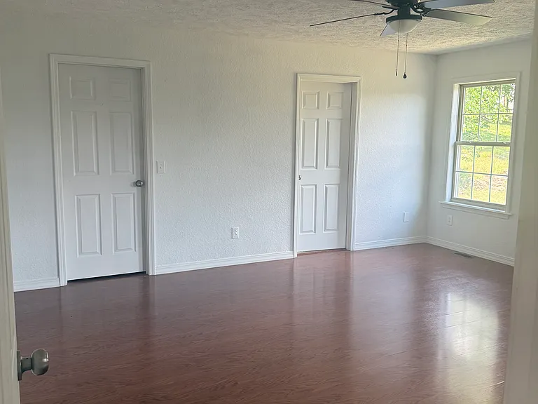 19 Oak Creek Cir — Photo 25