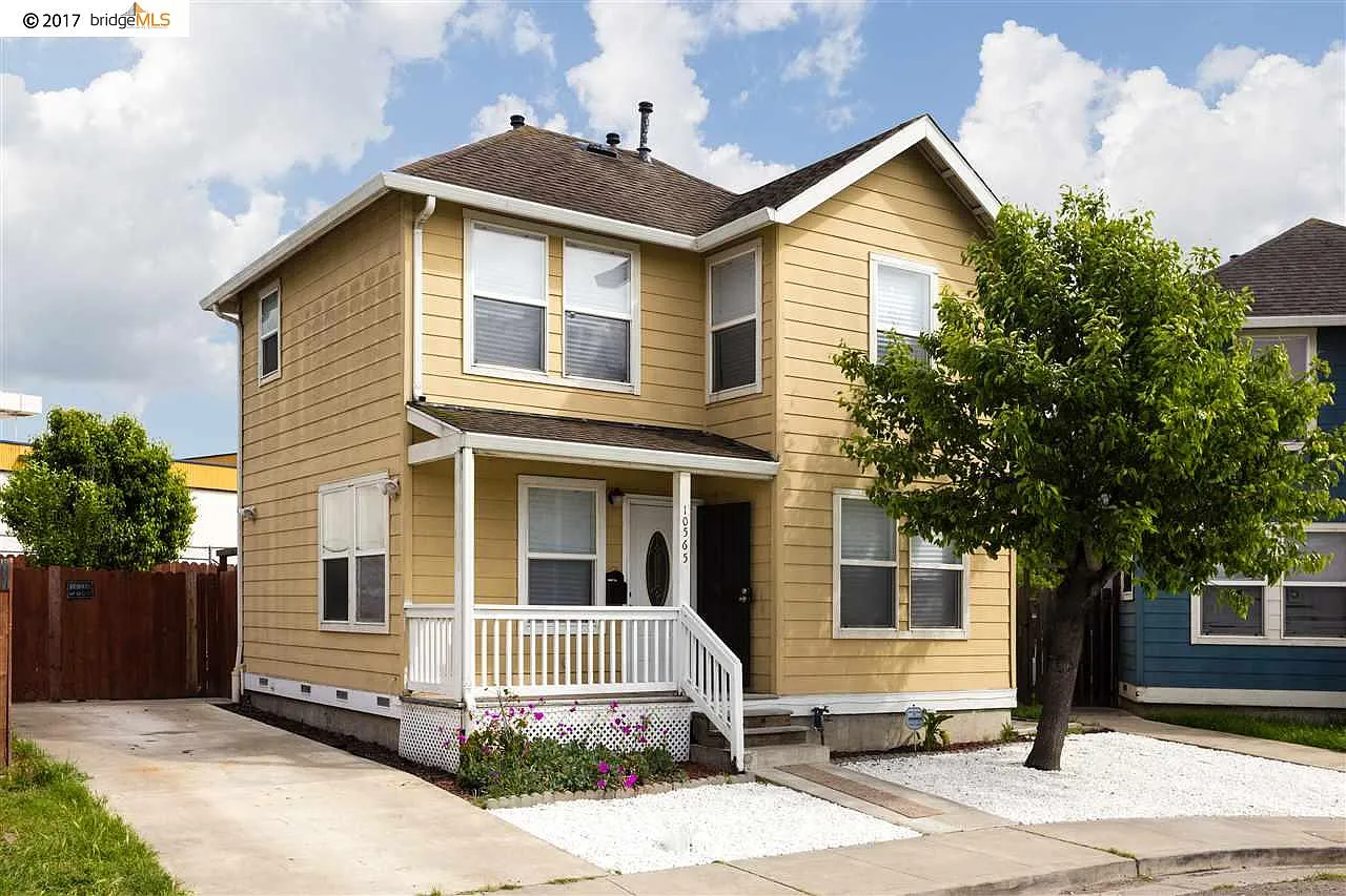 10565 East Ct photo 1