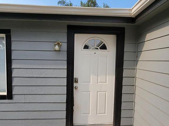 2nd image of 436 S Maple Grove Rd