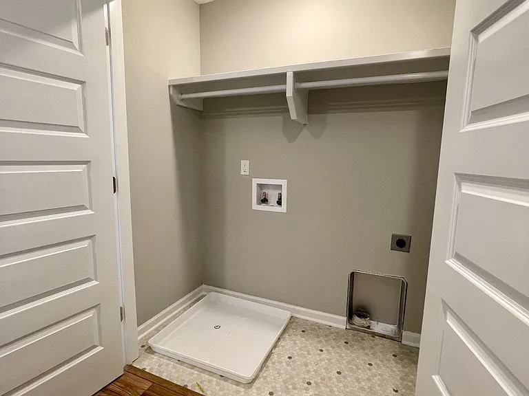 208 Power Ave #B — Photo 9