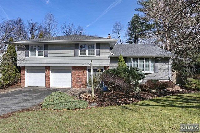 1st image of 49 Mountain Ave
