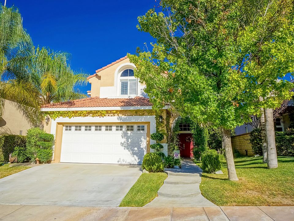 1st image of 27918 Brookdale Ct