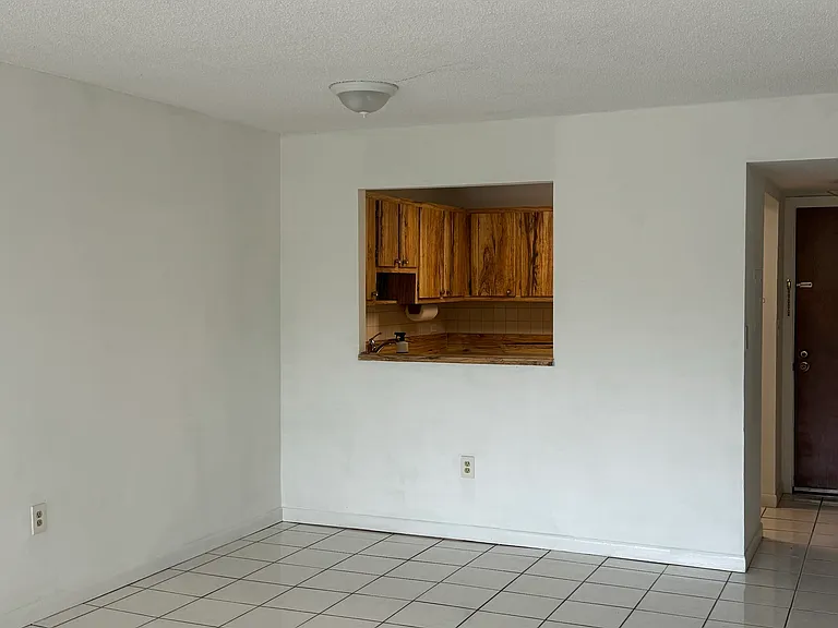 10425 SW 112th Ave — Photo 11