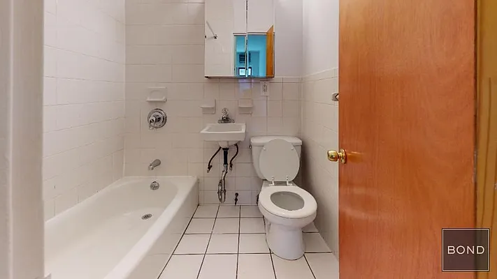 Rented by Bond New York | media 4