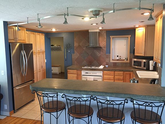 4th image of 3712 W Lakeshore Dr