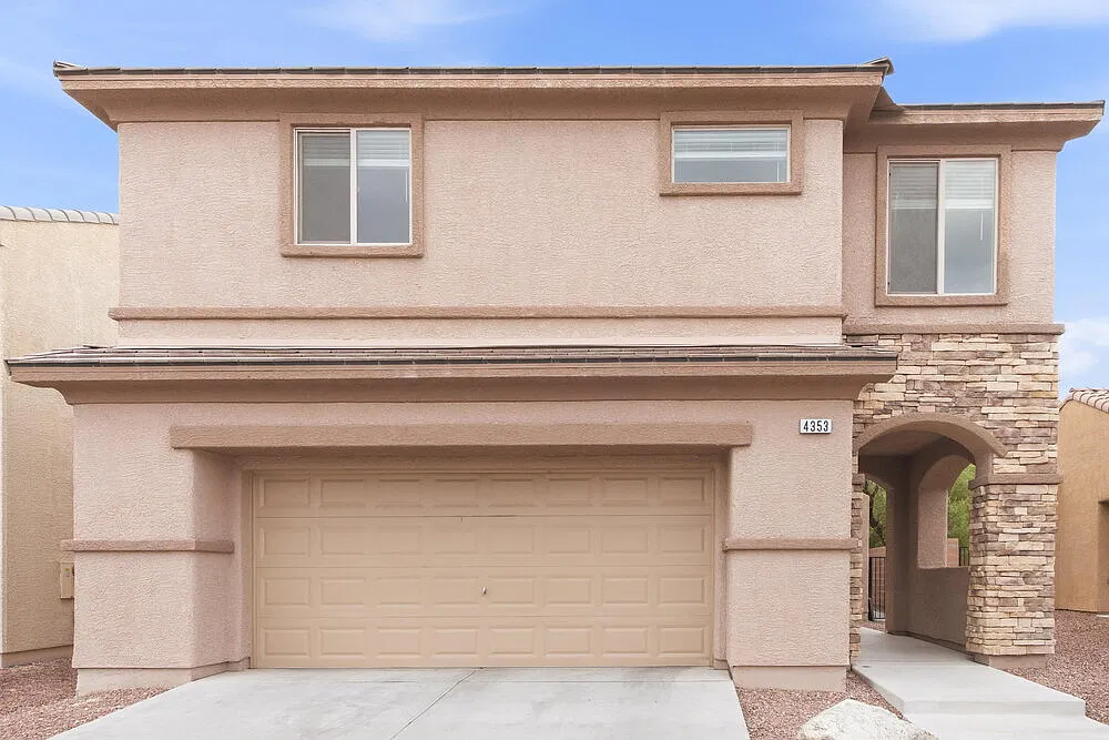 3 bed, 2.5 bath, 1997 sqft, $2,090 — Photo 1