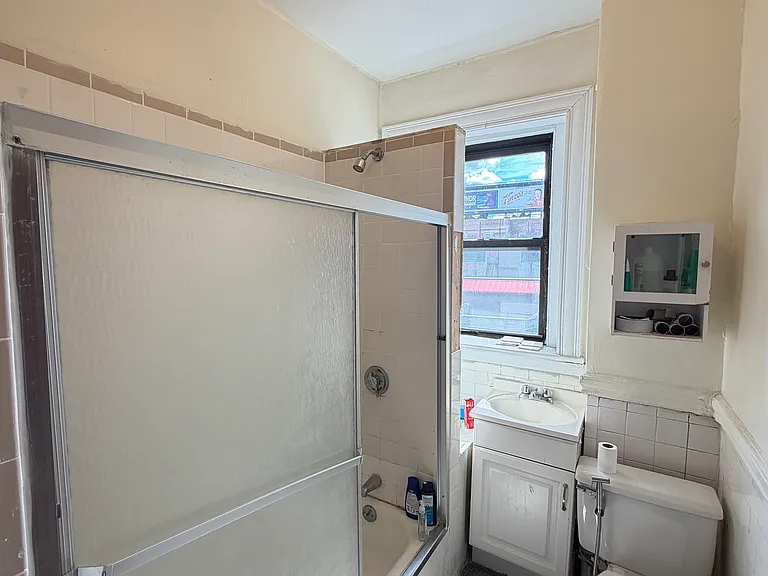 100 Linden St #9 — Photo 8