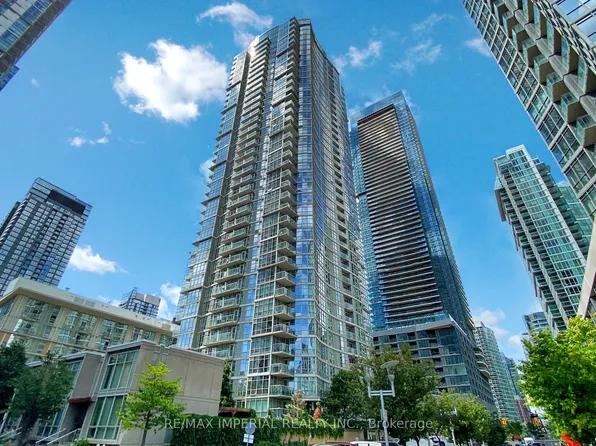 10 Navy Wharf Ct #1909, Toronto, ON M5V 3V2