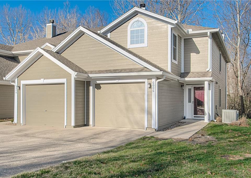 1st image of 6006 NE Moonstone Dr