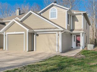 6006 NE Moonstone Dr, Lees Summit, MO 64064