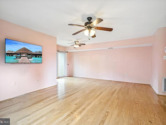 5th image of 8408 Orinda Ct #277