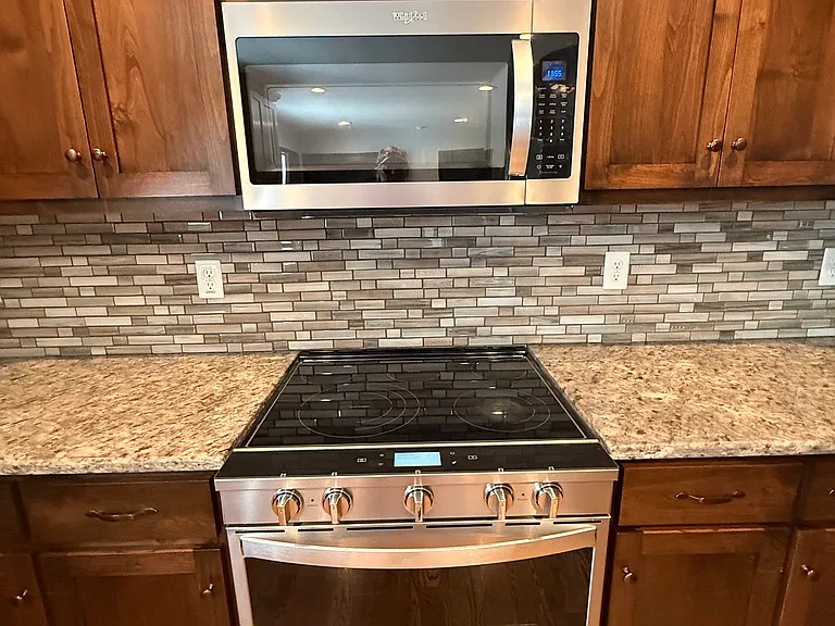 906 Summit Rd — Photo 7
