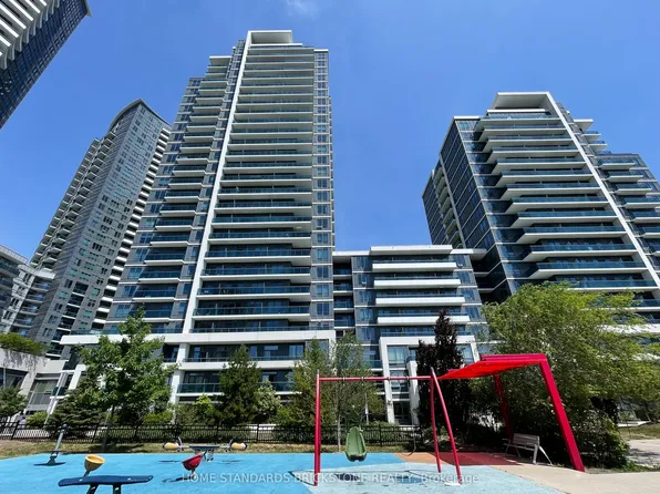 7165 Yonge St, Markham, ON