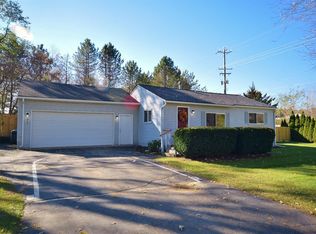 9315 Hillcrest Dr, Clarkston, MI 48348