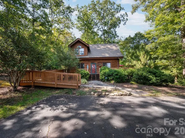 117 Laurel Lakes Pkwy, Lake Lure, NC 28746