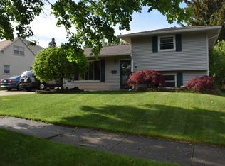 2517 Tulane Dr, Lansing, MI 48912