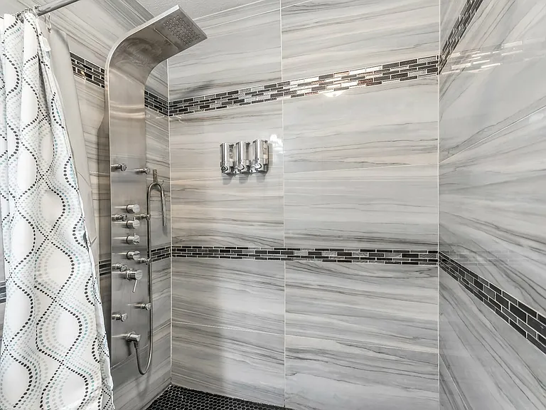 E Vegas Valley Dr — Photo 20