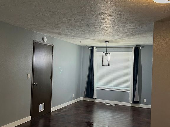 4th image of 1263 Pine Ct