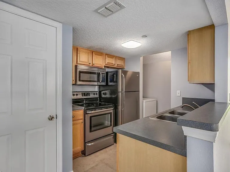 100 Fairway Park Blvd #1304 — Photo 7