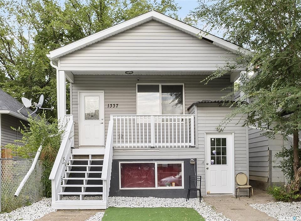 1st image of 1337 Athol STREET