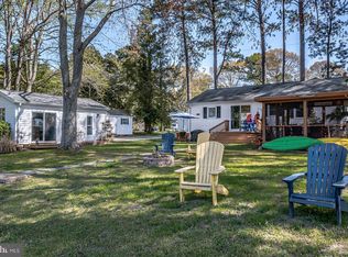 186 Lucom Point Dr, Reedville, VA 22539