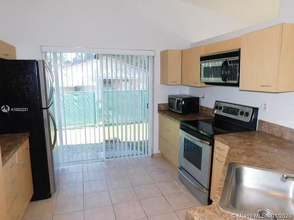 4th image of 6655 SW 49th St