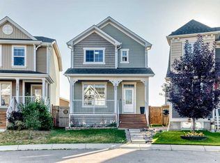 392 W Auburn Crest Way SE, Calgary, AB T3M 1P9