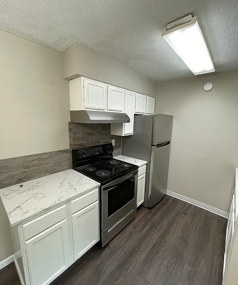 517 Hawley St #6 — Photo 1