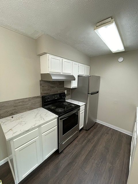 1st image of 517 Hawley St #6