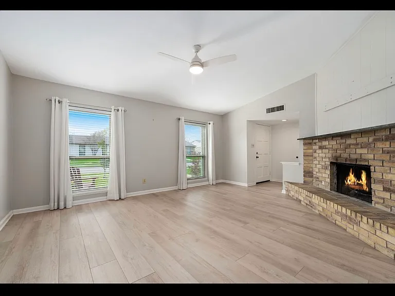 413 Sandy Knoll Dr — Photo 14
