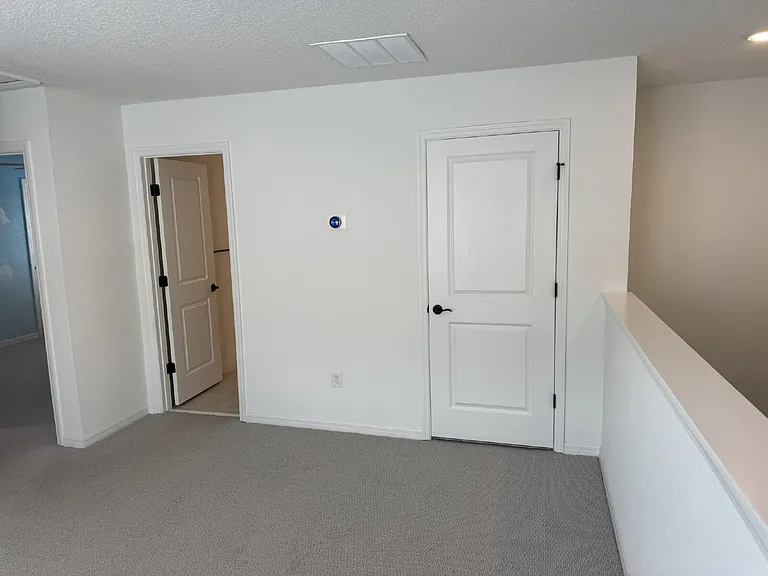 236 Hawthorn Park Cir — Photo 35