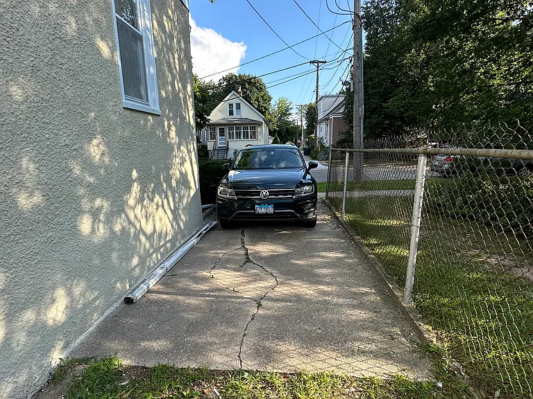 1516 Lee St — Photo 4