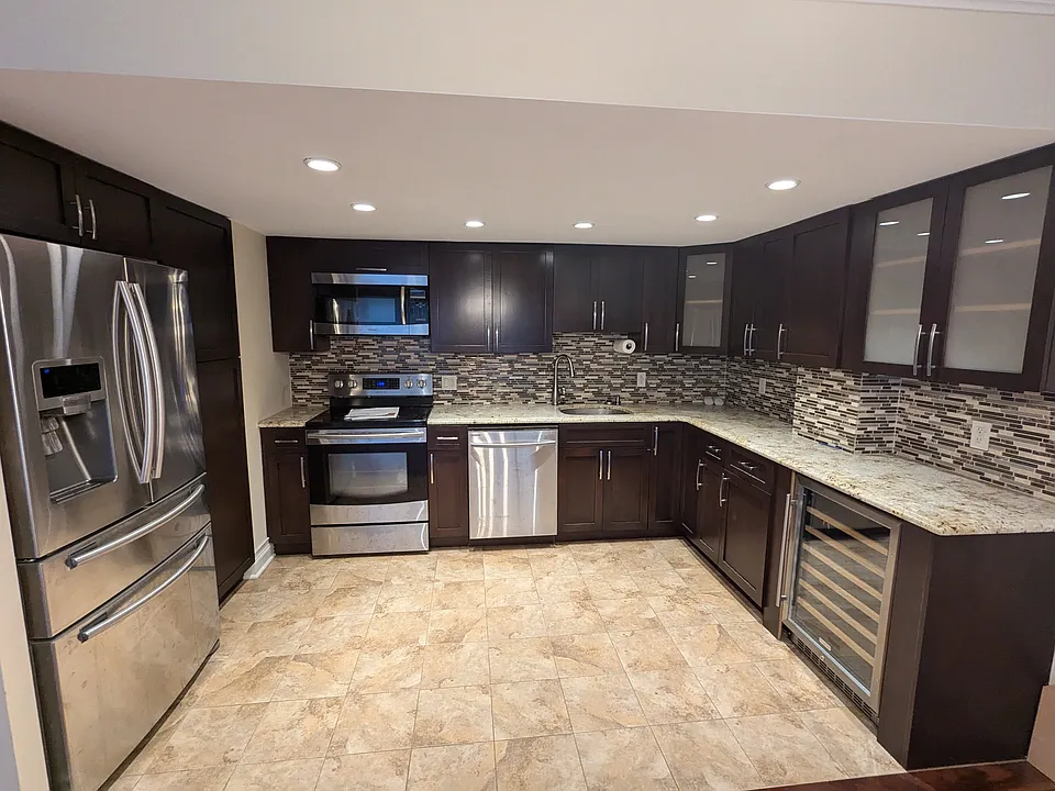 15 Stewart Pl #1C