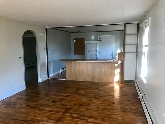 2nd image of 319 W Marquette St