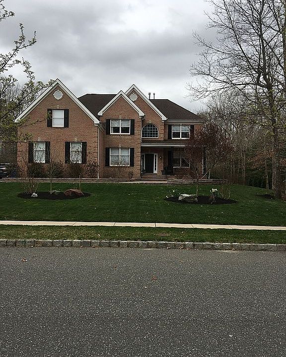 2nd image of 34 Popper St