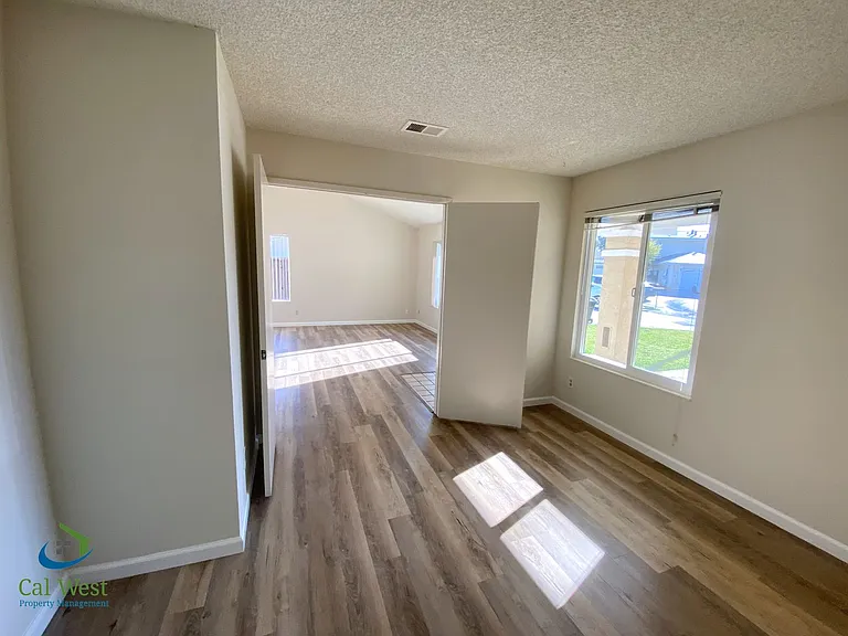 421 Gwinn Ct — Photo 12