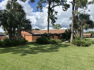 5563 Foxlake Dr, North Fort Myers, FL 33917