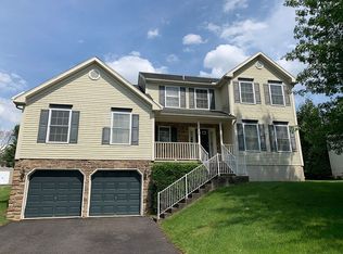 465 Sensen Rd, Wernersville, PA 19565