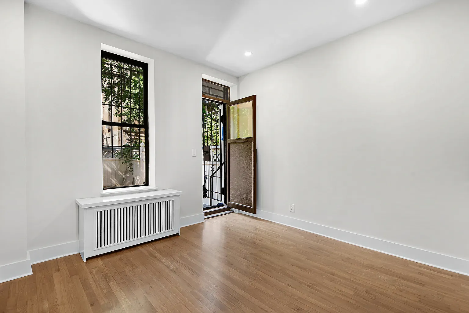 426 West 49th Street — Photo 4