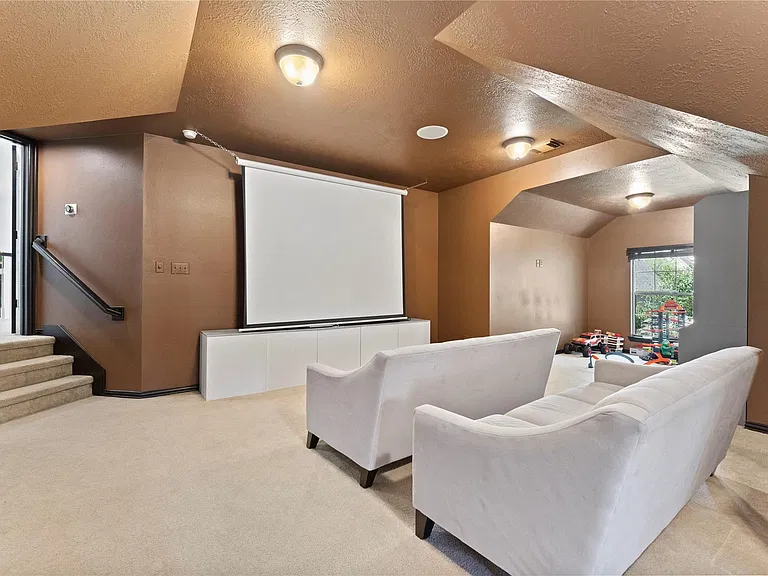 18 Degas Park Dr — Photo 28