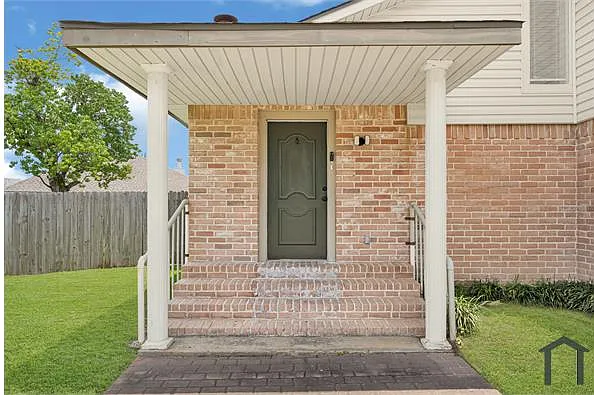8119 Crestwick Dr — Photo 5