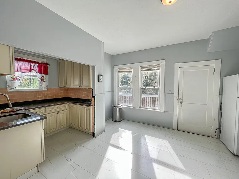 38 Sewall St #2 — Photo 1